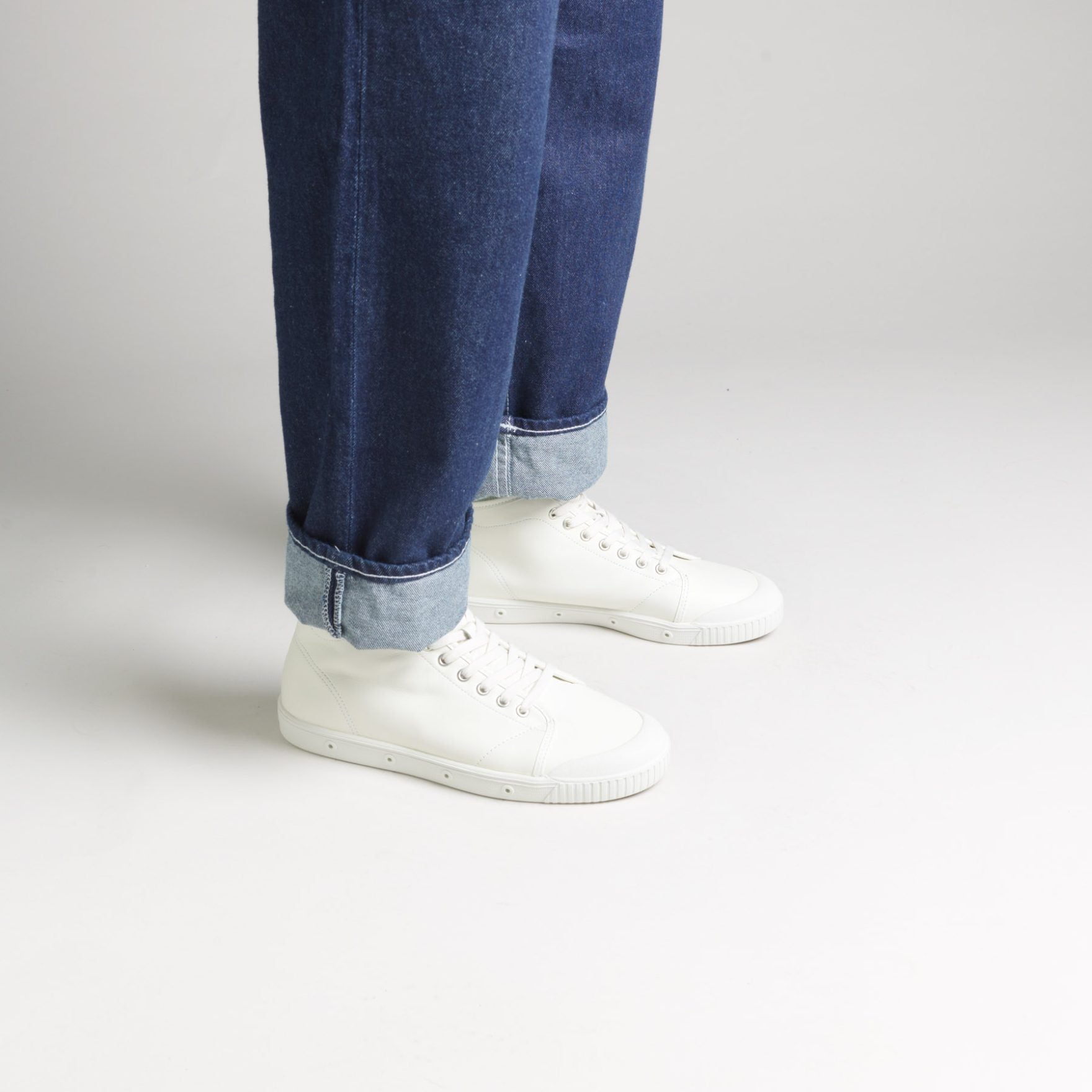 Spring Court B2 Sheepskin Leather White