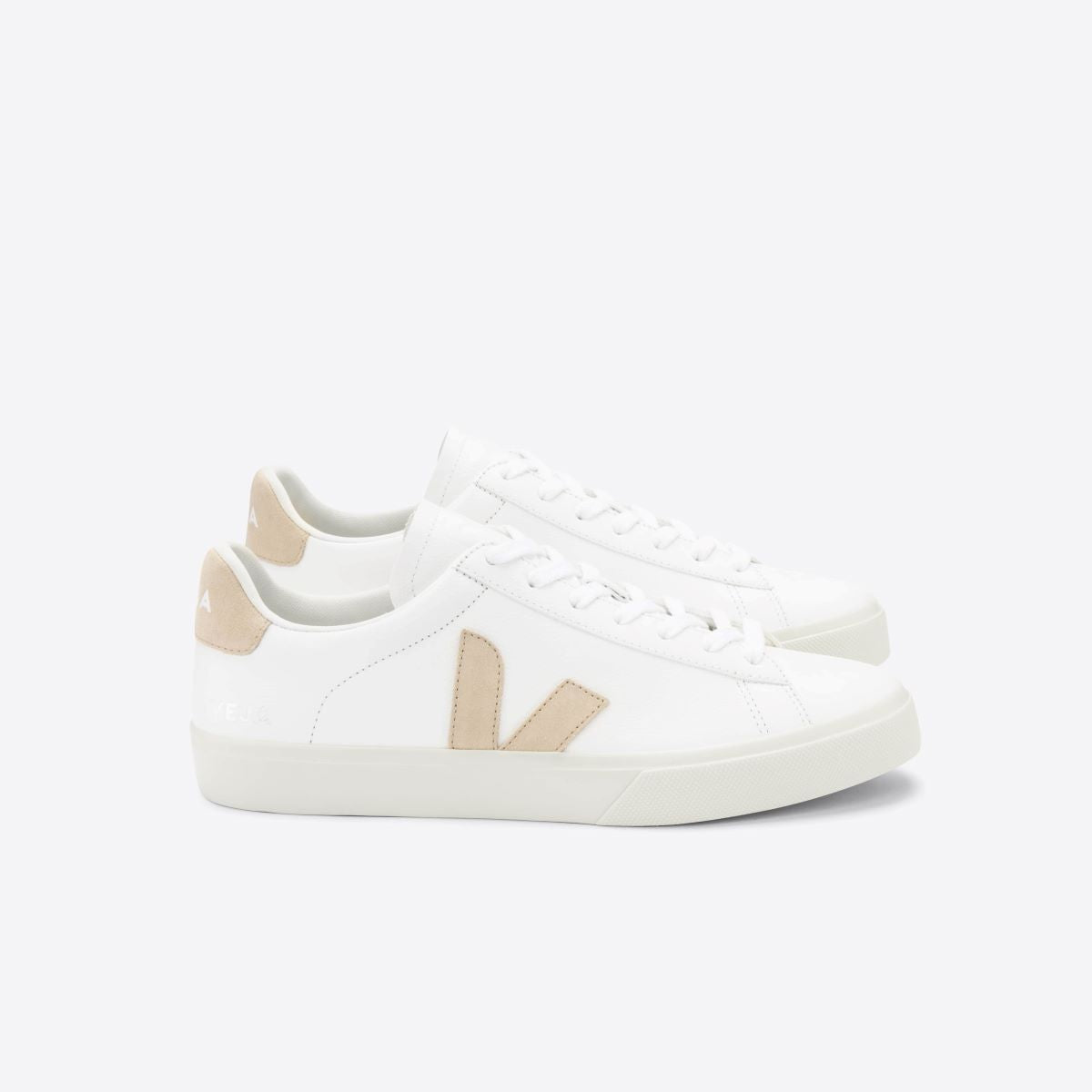 Veja Campo Chromefree Leather Extra-White Almond