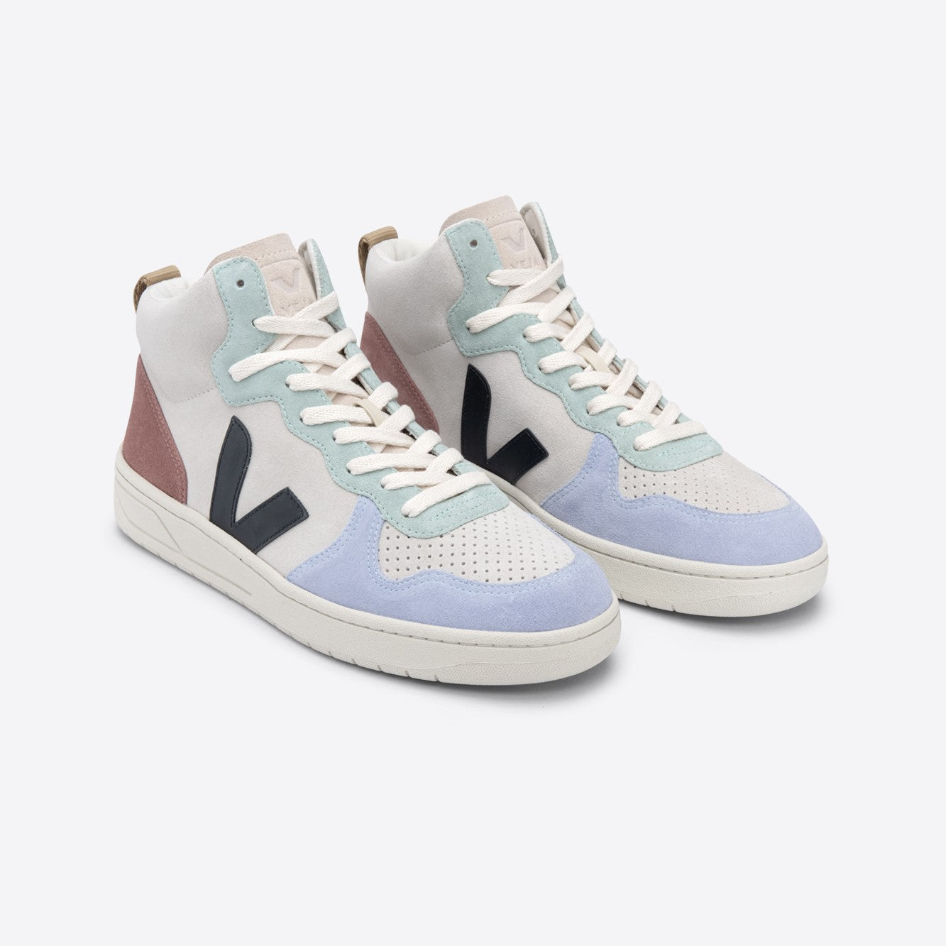 Veja V-15 Multico Natural Black