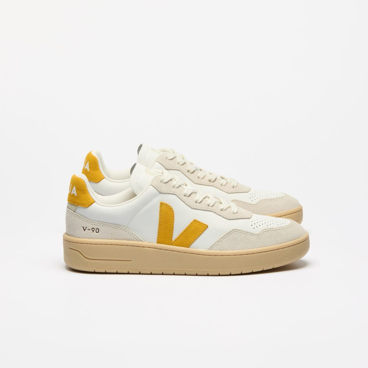 Veja V-90 Leather White Toscane Natural