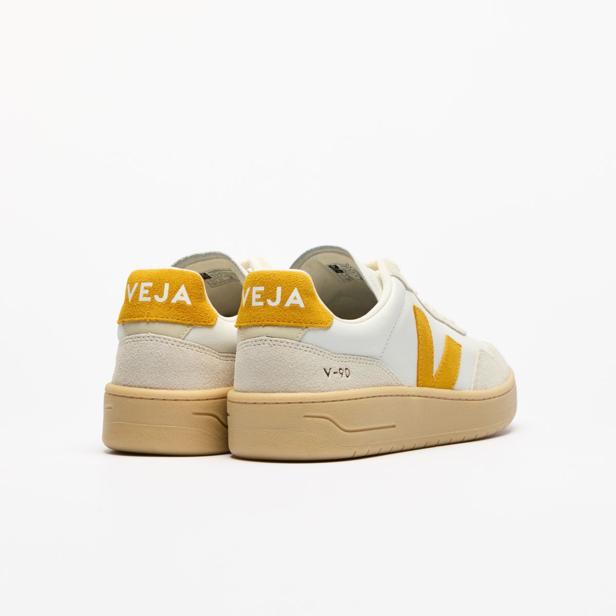 Veja V-90 Leather White Toscane Natural