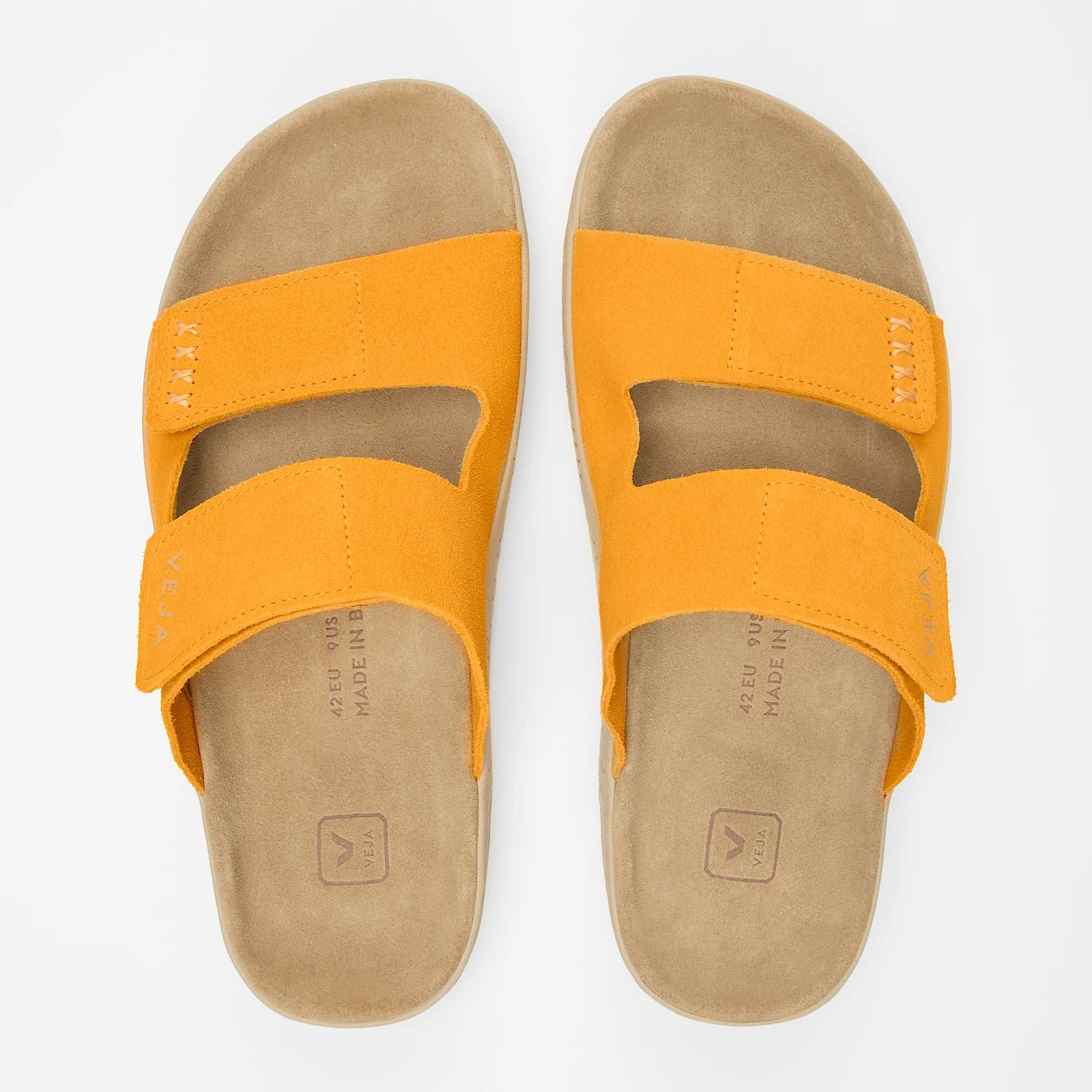 Veja Etna Suede Safran Almond Almond