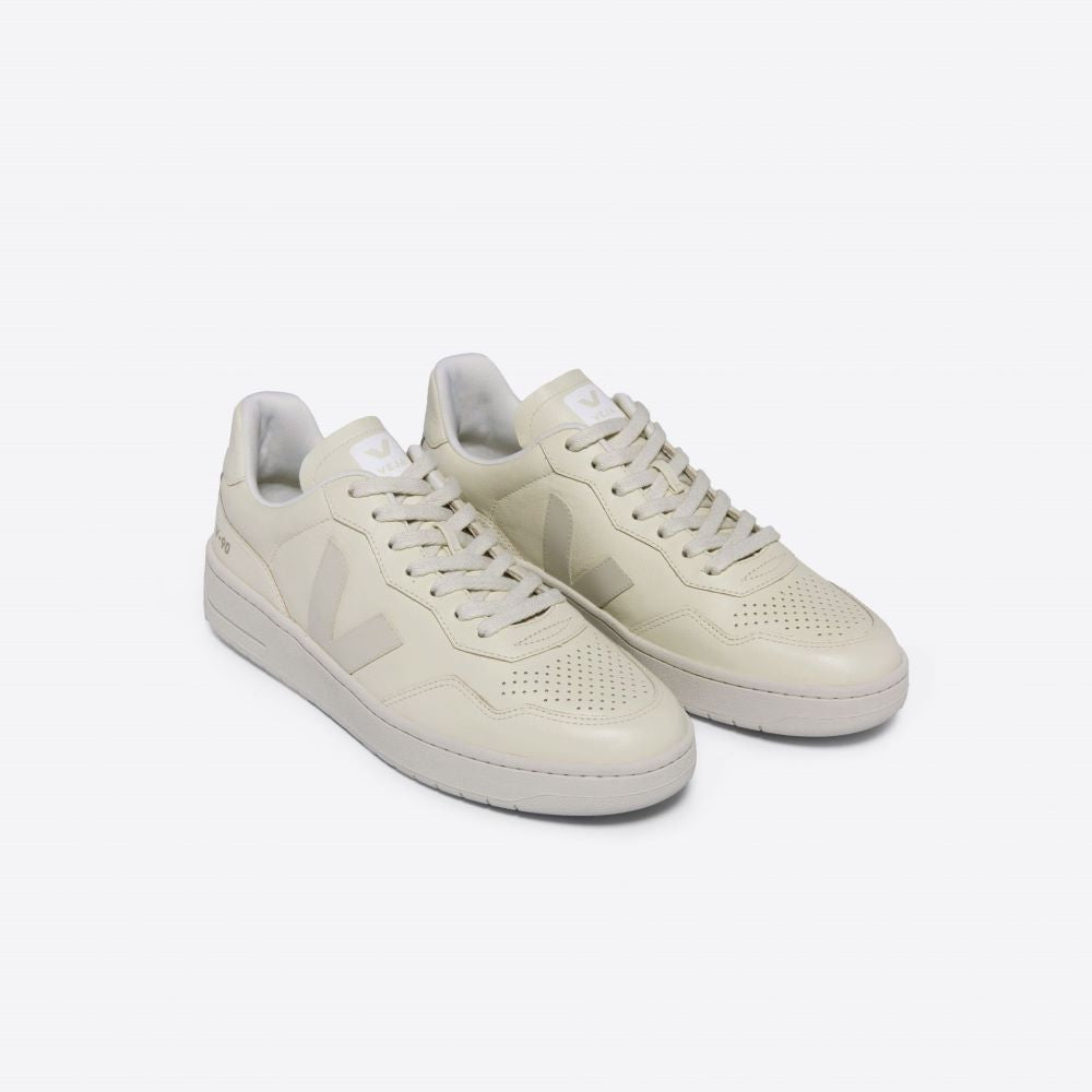 Veja V-90 O.T. Leather Cashew Pierre