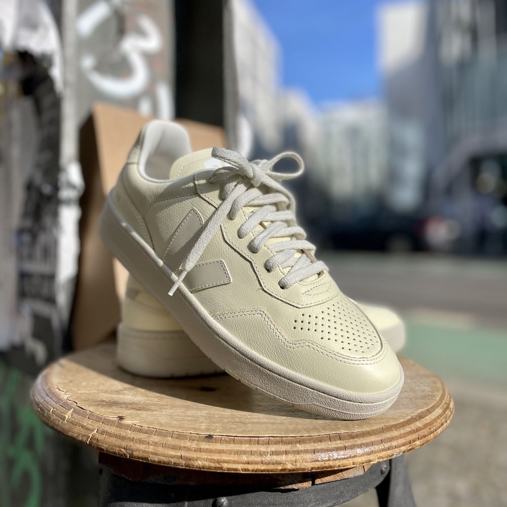 Veja V-90 O.T. Leather Cashew Pierre