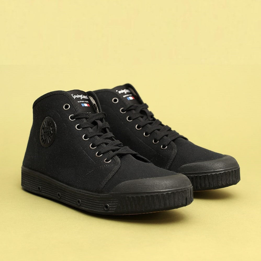 Spring Court B2 Canvas Black
