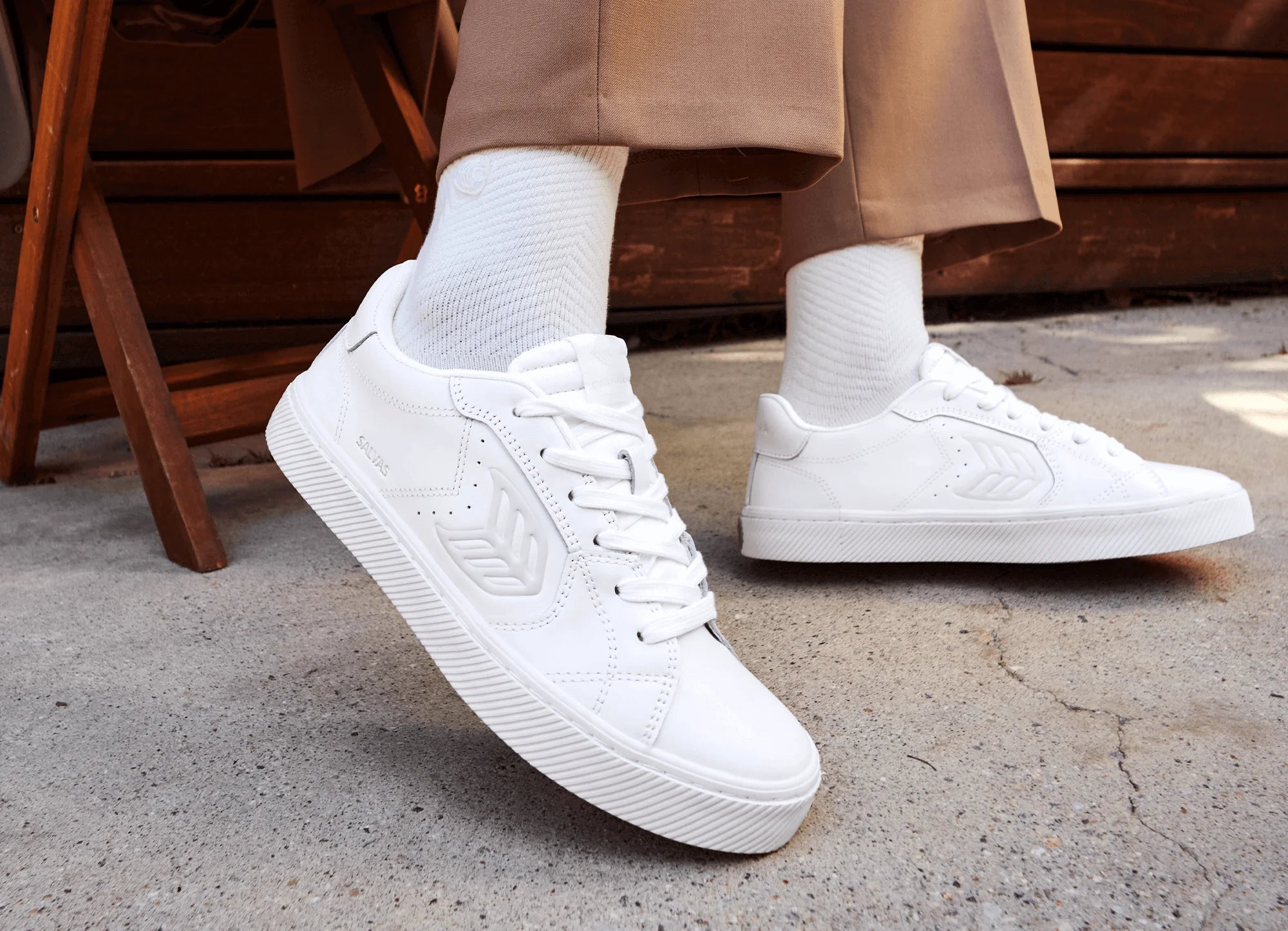 Cariuma Salvas White Leather