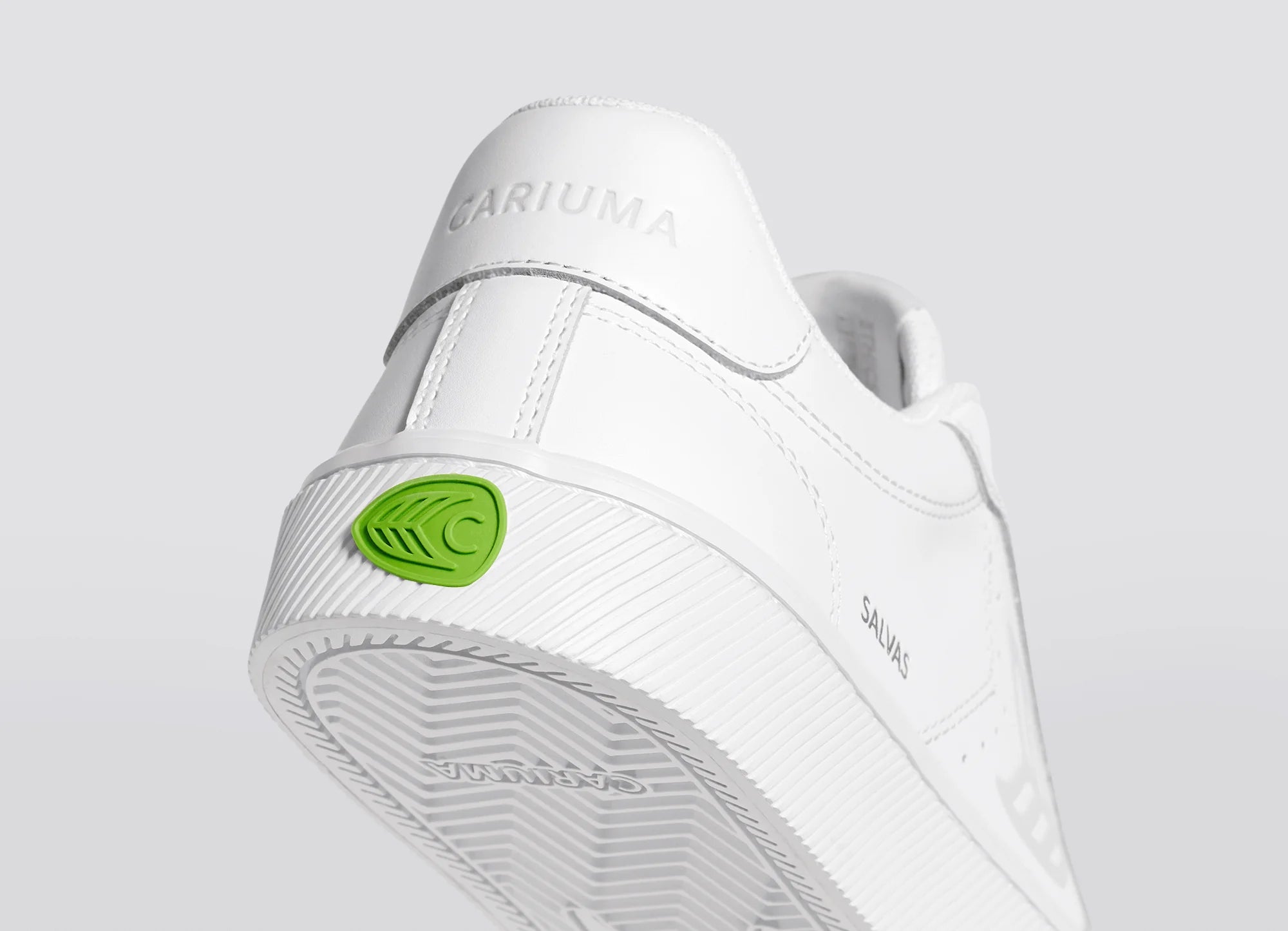 Cariuma Salvas White Leather