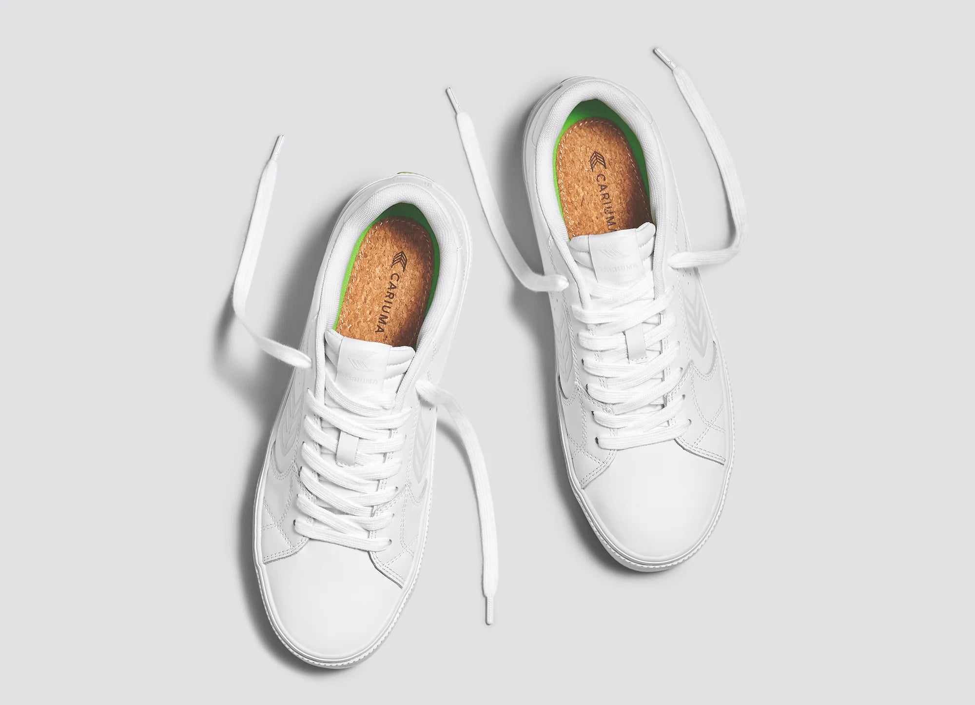 Cariuma Salvas White Leather