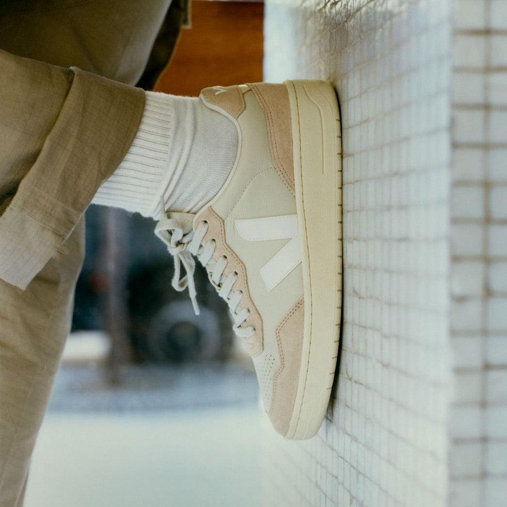 Veja V-90 O.T. Leather Pierre White