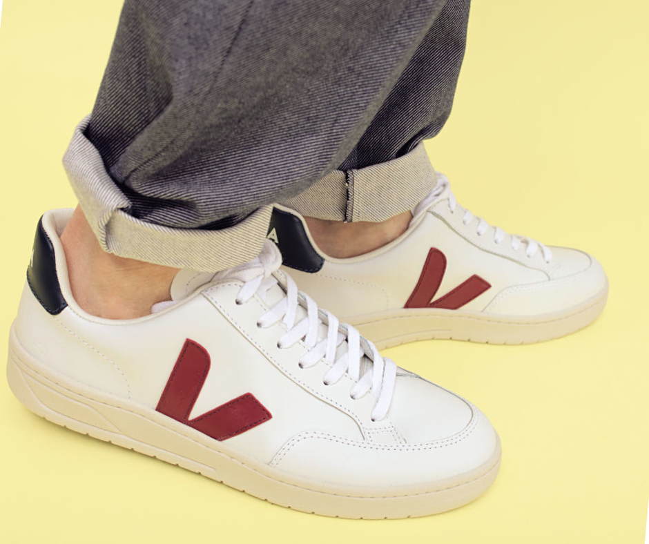 Veja V-12 Leather Extra-White Marsala Nautico