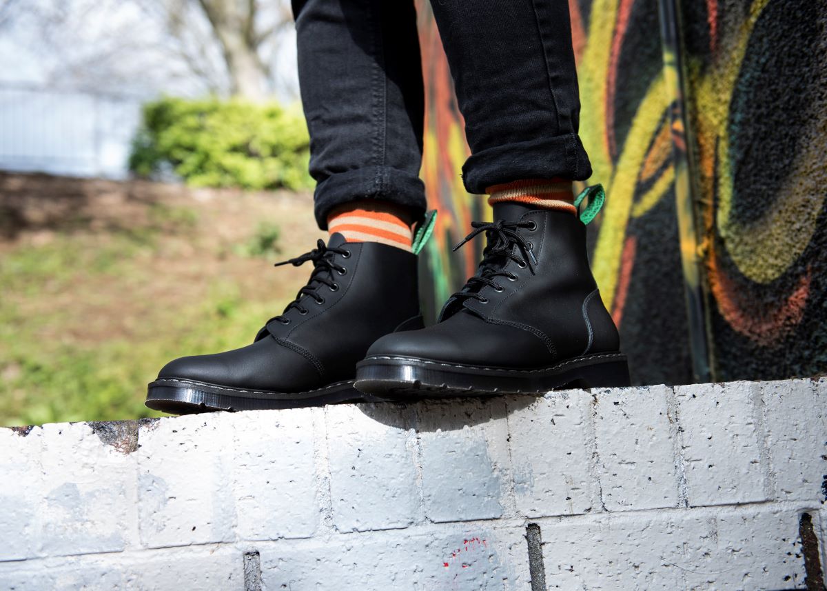 Solovair Black Greasy 6 Eye Astronaut Boot