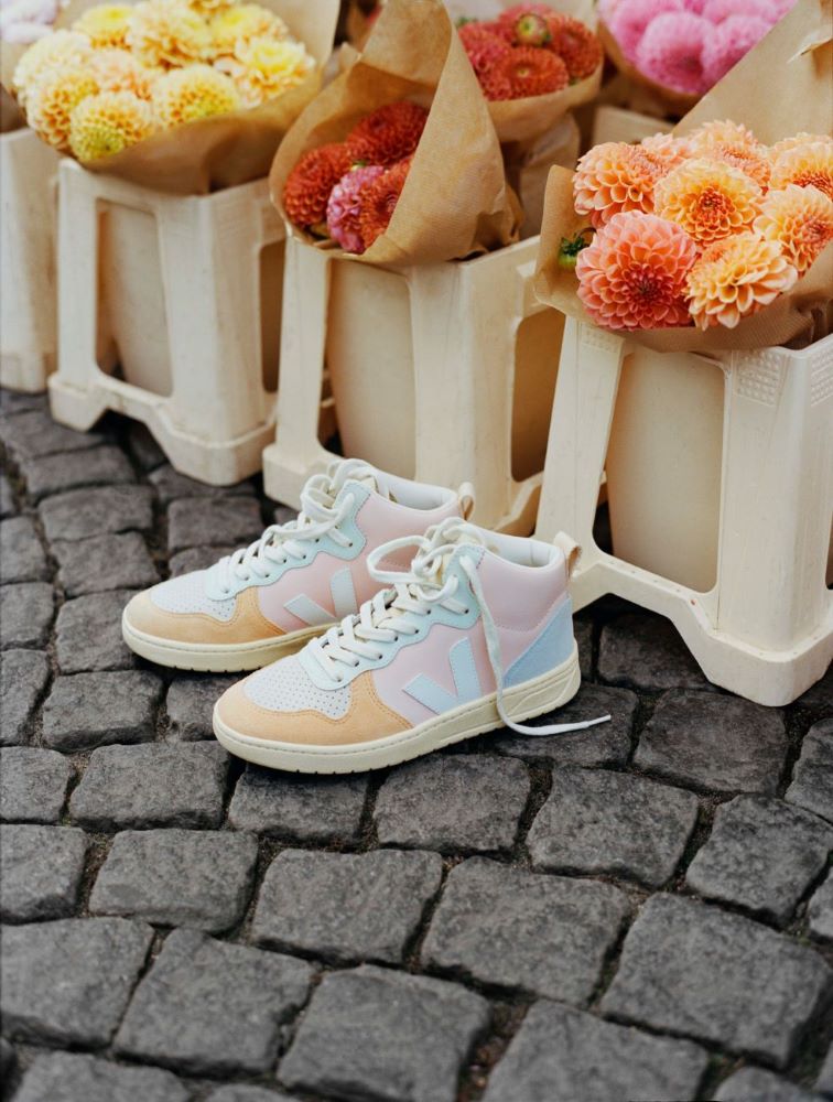 Veja V-15 Leather Petale White Multico