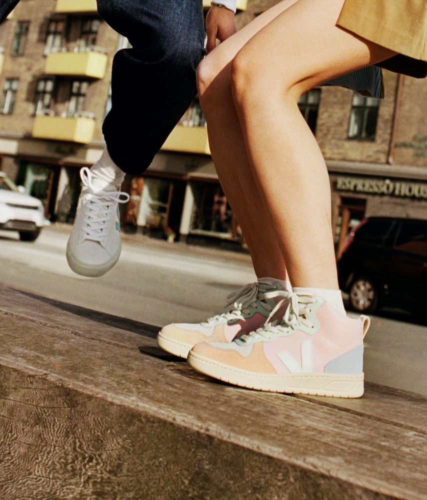 Veja V-15 Leather Petale White Multico