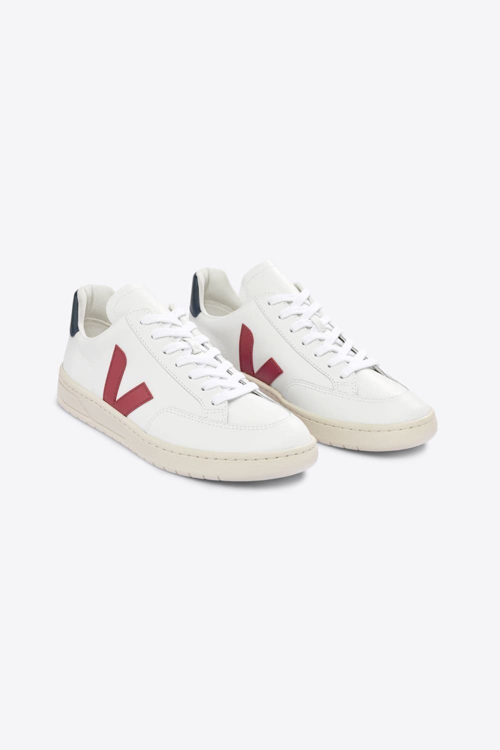 Veja V-12 Leather Extra-White Marsala Nautico
