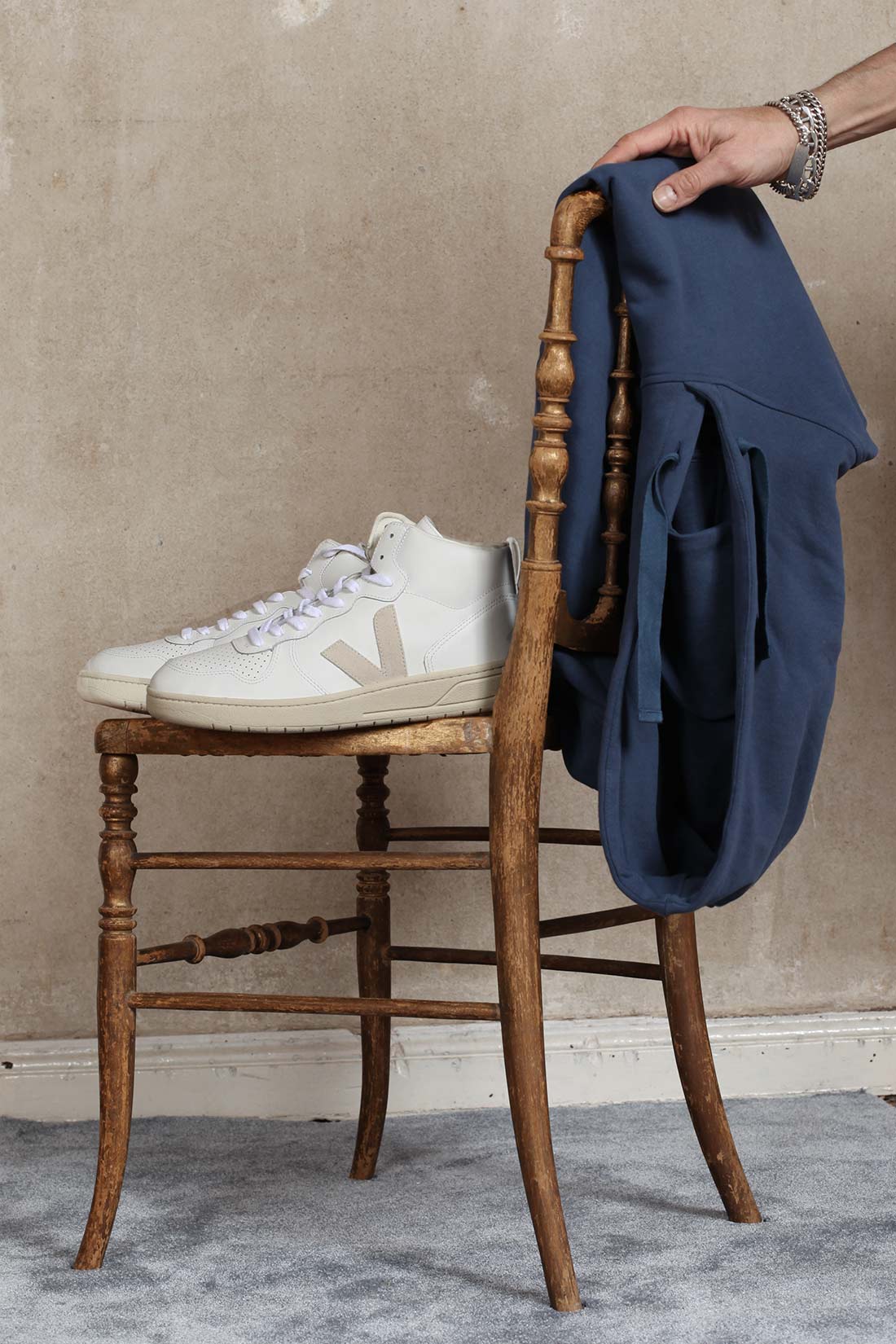 Veja V-15 Leather Extra-White Natural