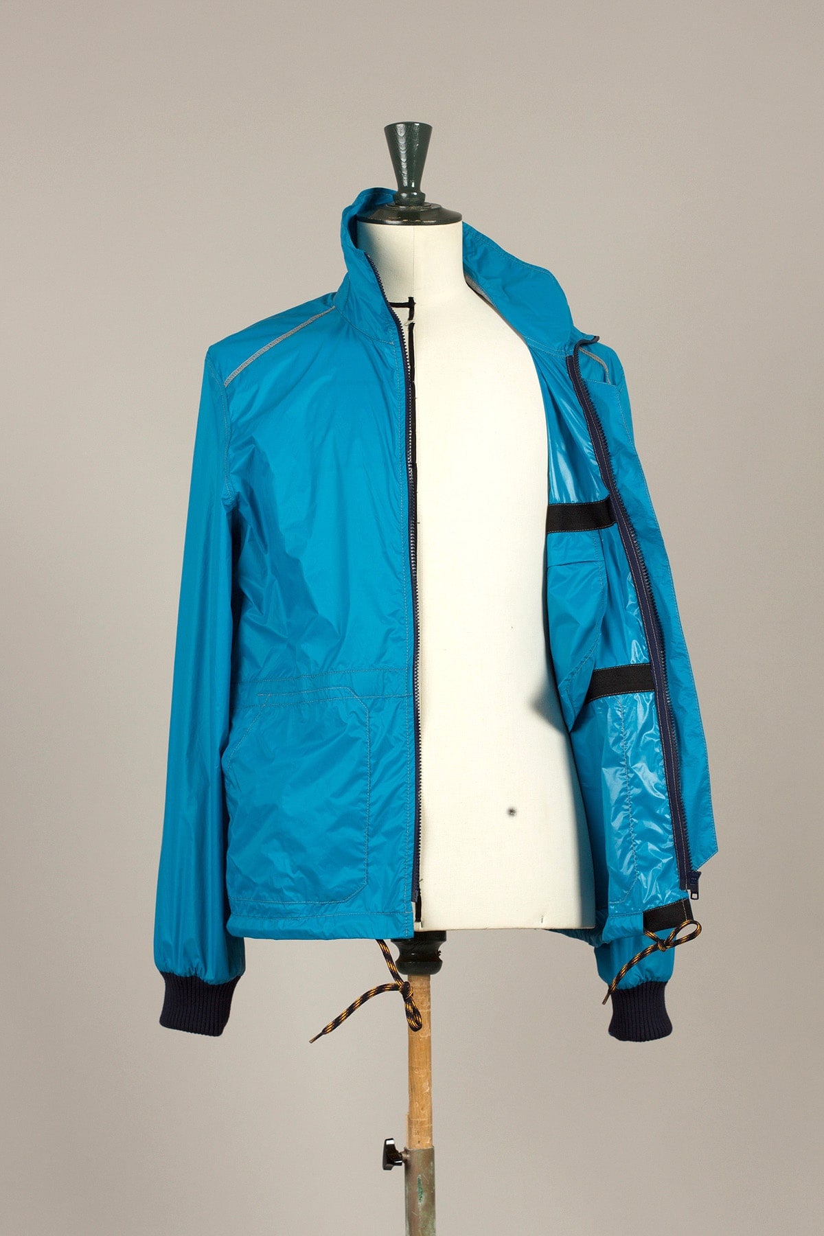 Director´s Cut Windbreaker "Shelly" Short