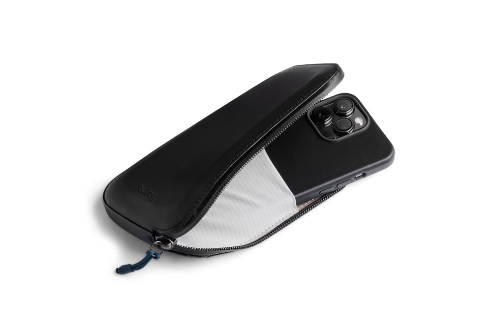 Bellroy All-Conditions Phone Pocket Plus