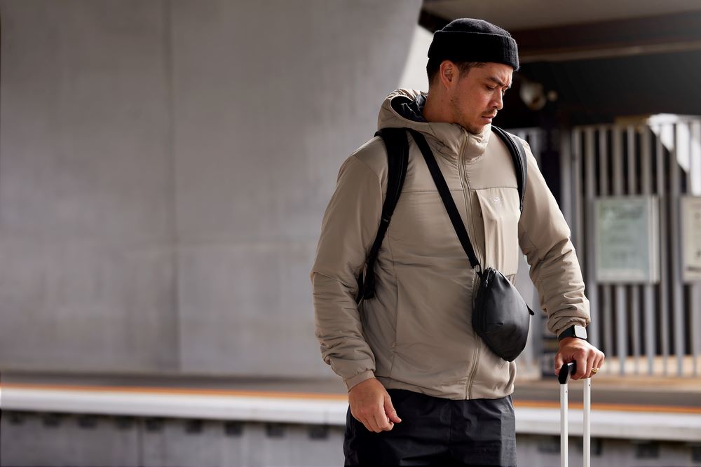 Bellroy Venture Travel Crossbody Jet Black RFID