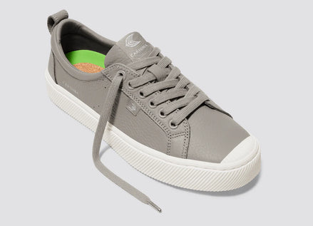 Cariuma OCA Low Pebbled Leather Grey