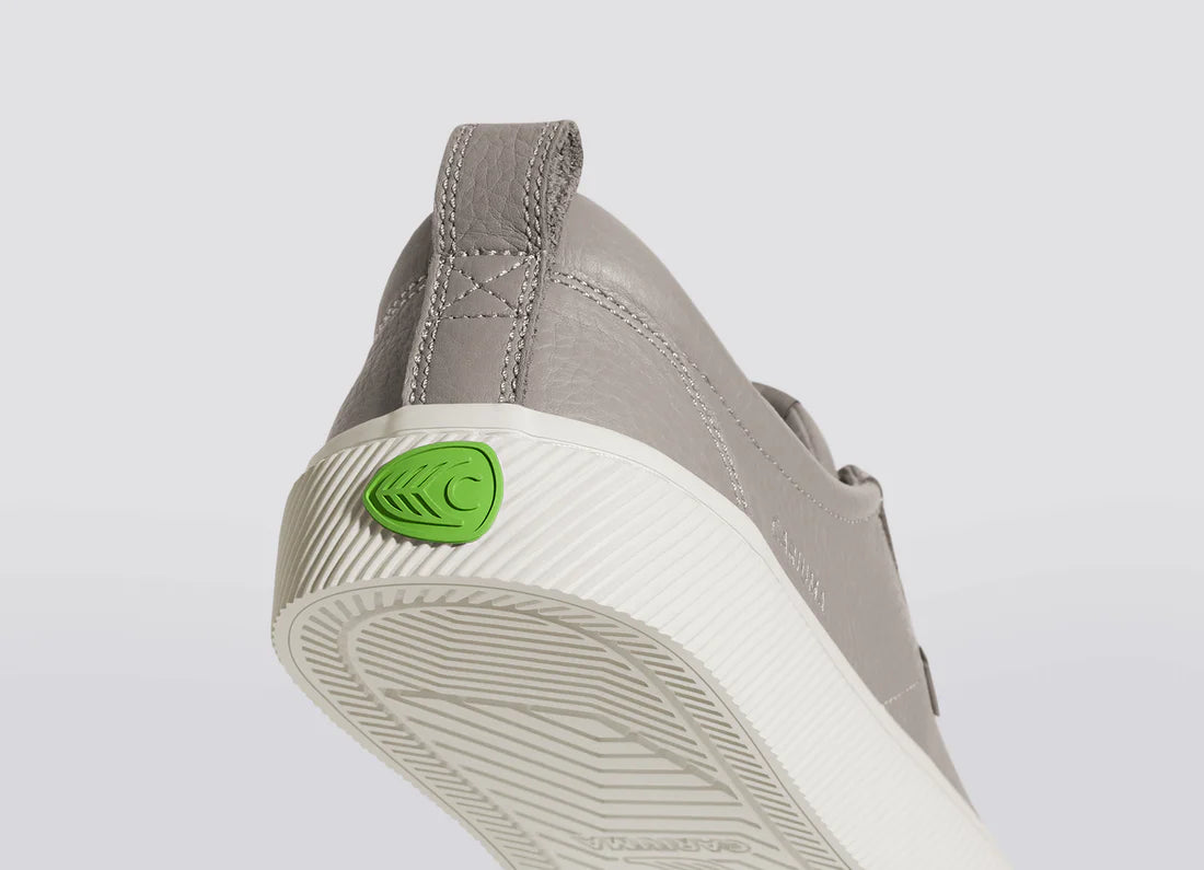 Cariuma OCA Low Pebbled Leather Grey