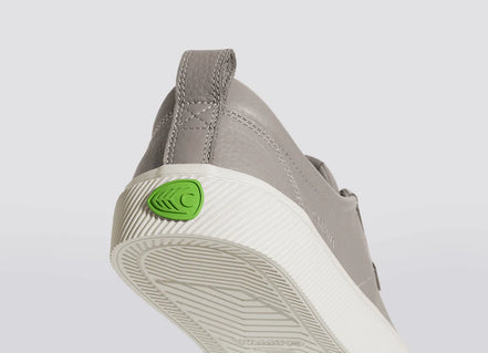 Cariuma OCA Low Pebbled Leather Grey