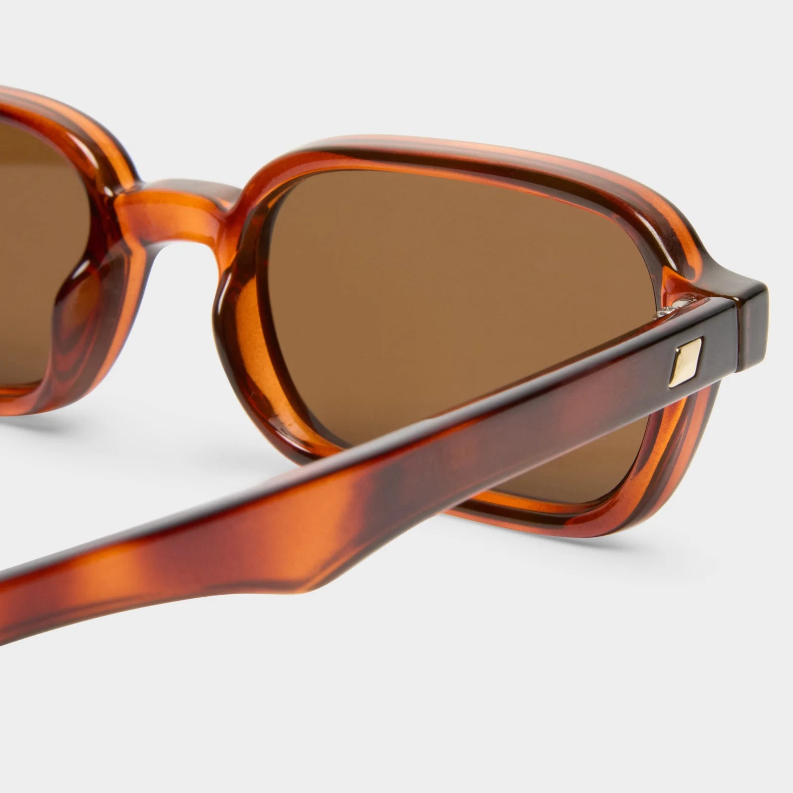 Le Specs Pilferer | Toffee Tort
