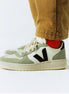 Veja V-10 Leather Pure Black Clay