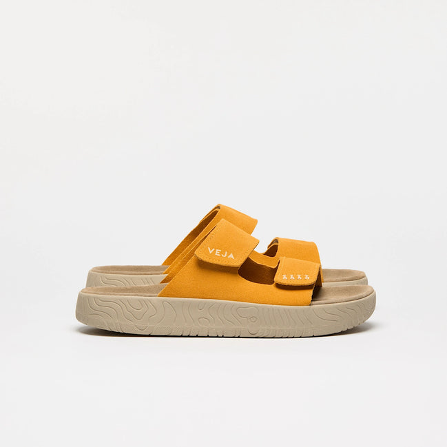 Veja Etna Suede Safran Almond Almond