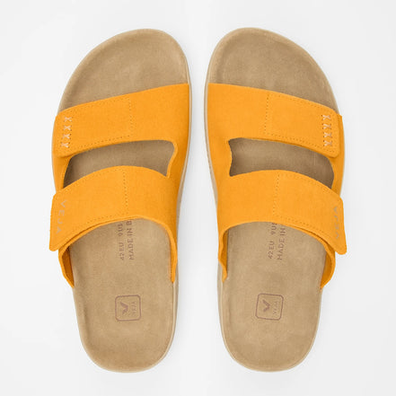 Veja Etna Suede Safran Almond Almond