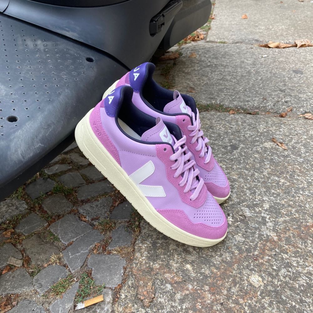 Veja V-90 Leather Orchid White