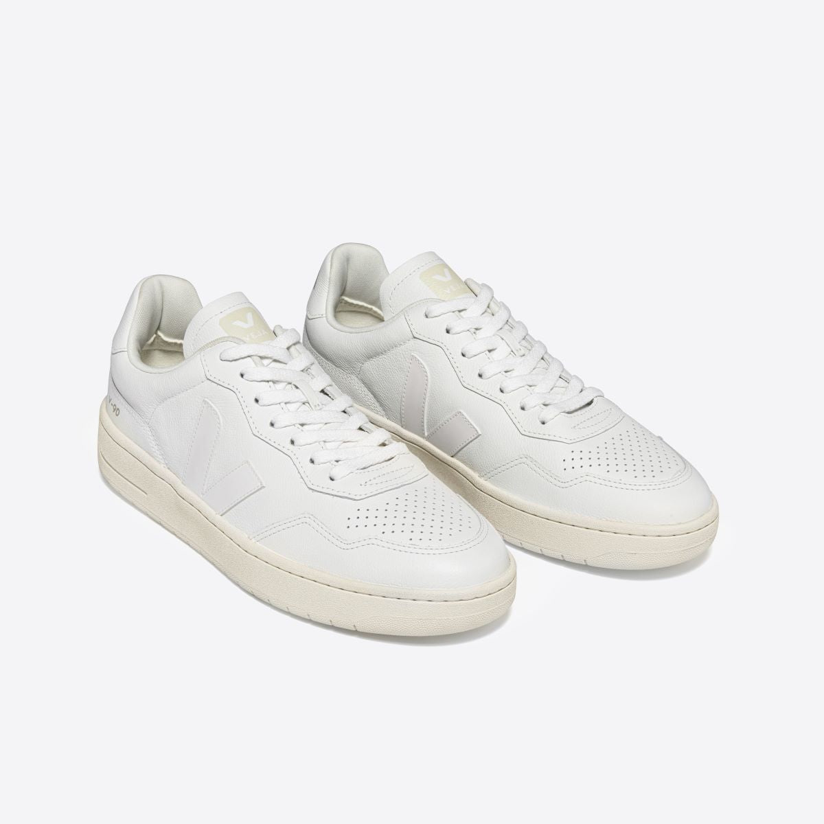Veja V 90 modischer Unisex Fair Trade Leder Sneaker Eisdieler
