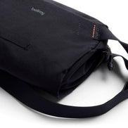 Bellroy Lite Sling Mini Black
