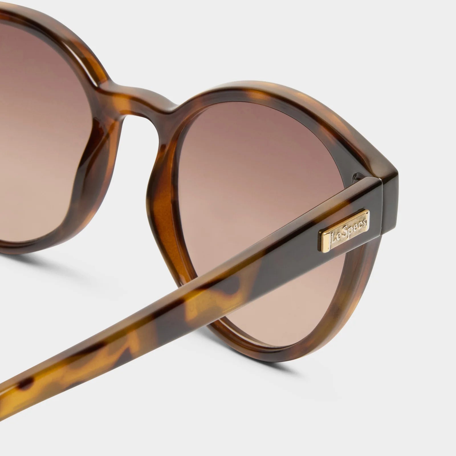 Le Specs Paramount | Milky Tort