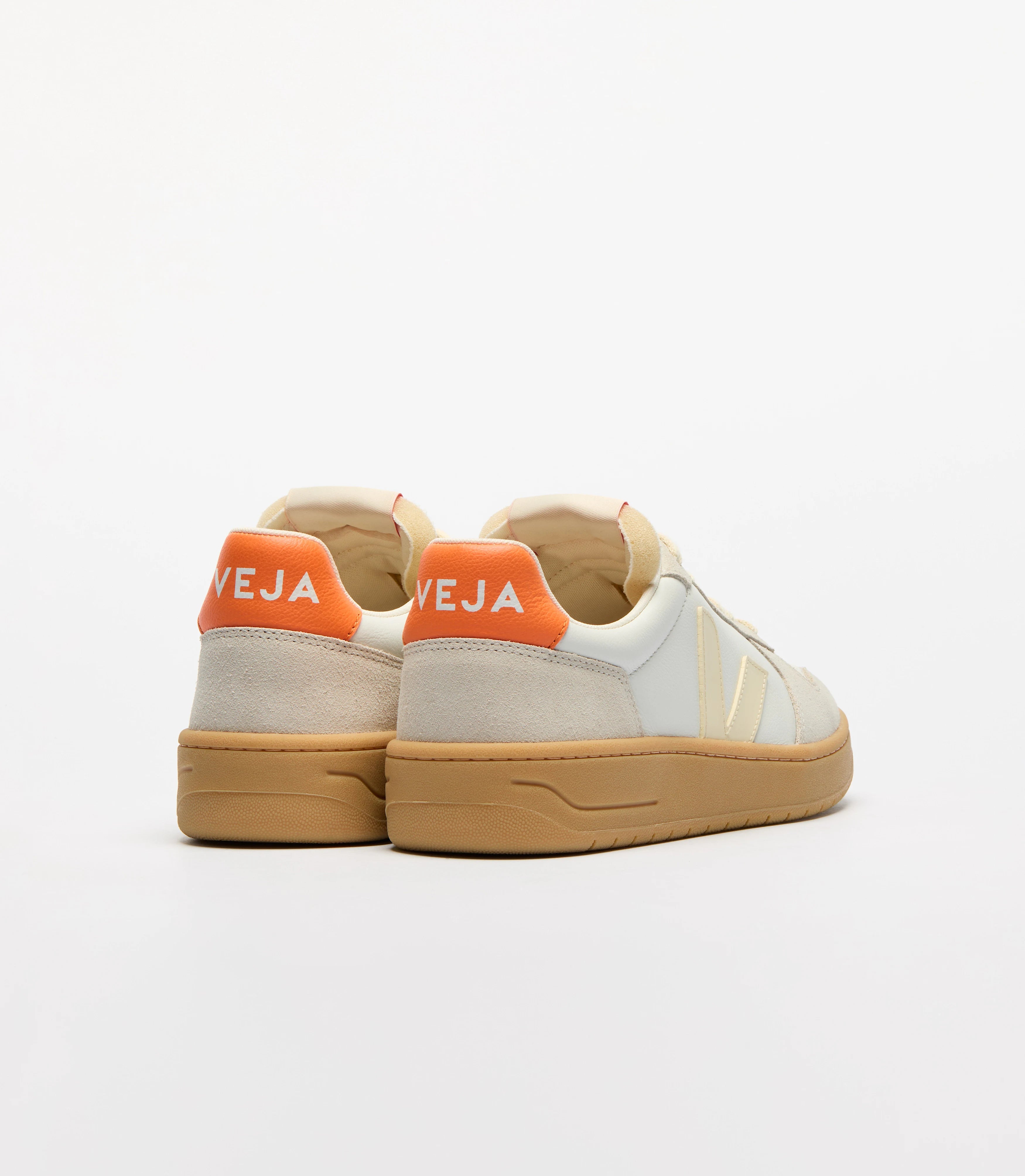Veja V-82 Leather pure calcaire fury