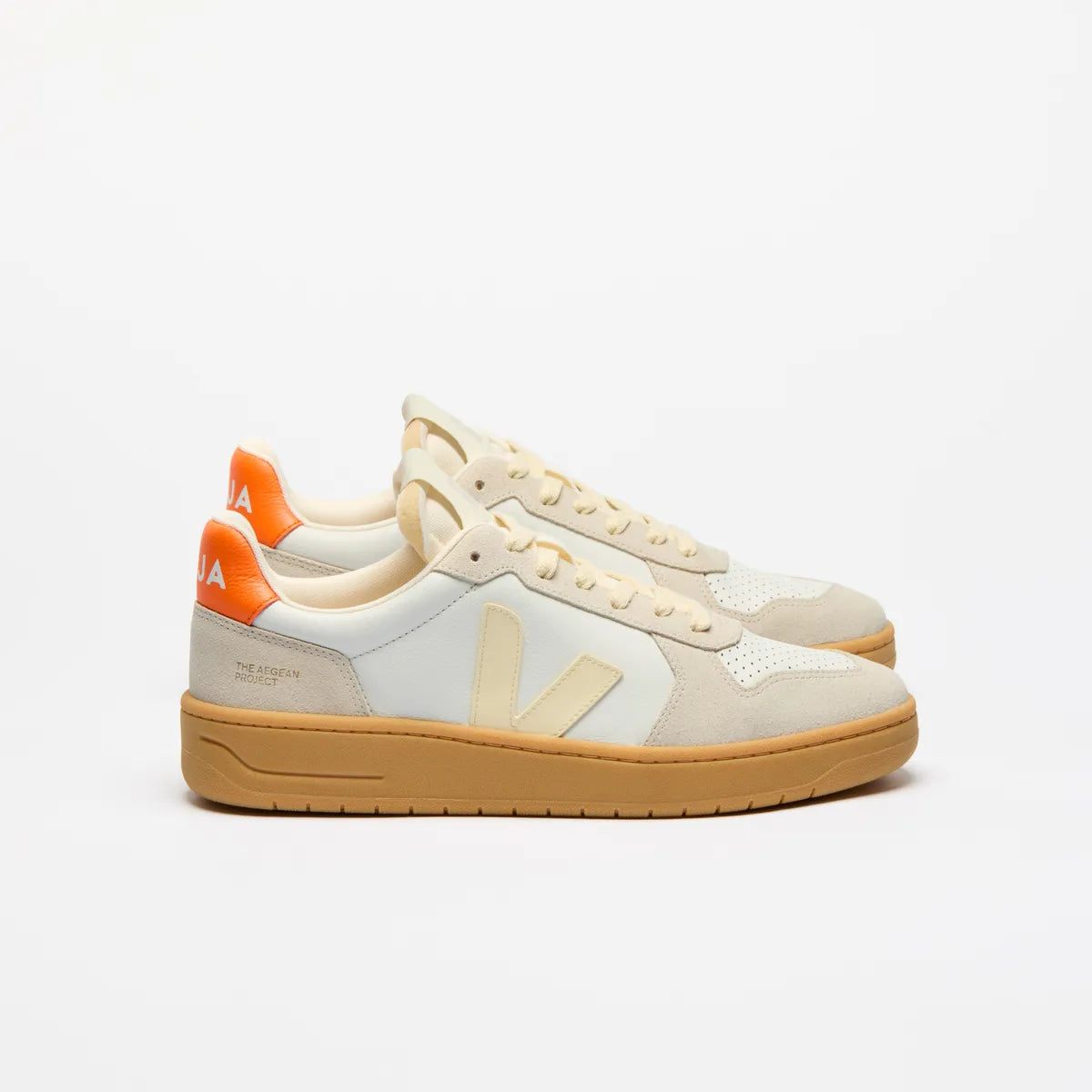 Veja V-82 Leather pure calcaire fury