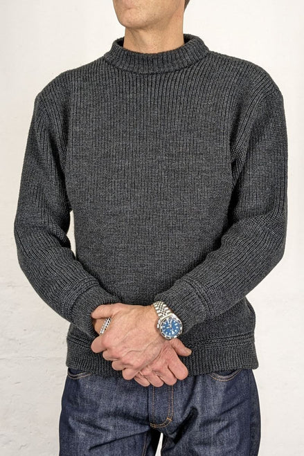 Director´s Cut Rundhals Woll-Pullover Anthrazit