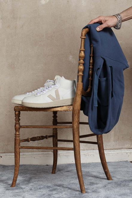 Veja V-15 Leather Extra-White Natural