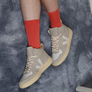 Veja V-15 Nubuck Natural White